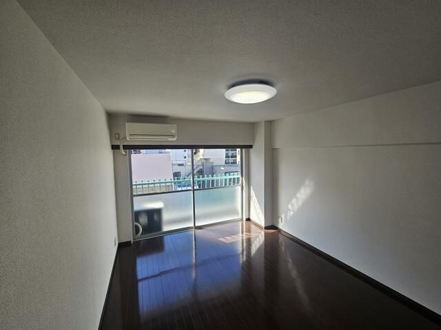 オーロラ三田の居間・リビング