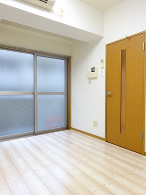 【居間・リビング】 | プレールアパートメント芦花公園