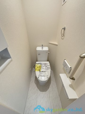 伊勢原市下落合　新築戸建　全2棟2号棟のトイレ