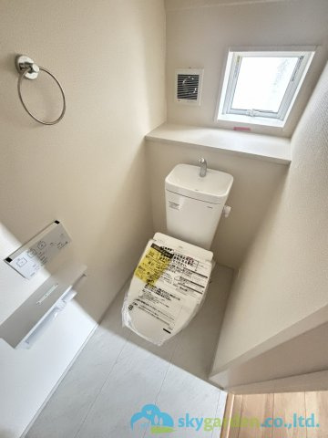 伊勢原市下落合　新築戸建　全2棟2号棟のトイレ