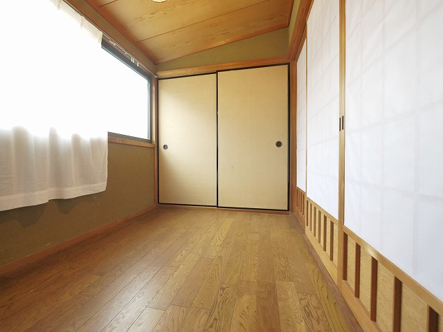 滝野戸建て　離れの洋室