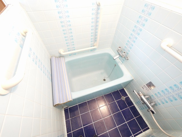 滝野戸建て　離れの浴室