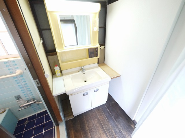 滝野戸建て　離れの独立洗面台