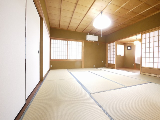 滝野戸建て　離れの和室