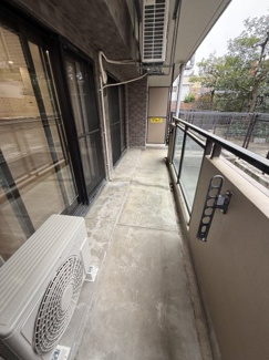 【バルコニー】 | ドラゴンマンション橋本十弐番館 | 一階のバルコニーです