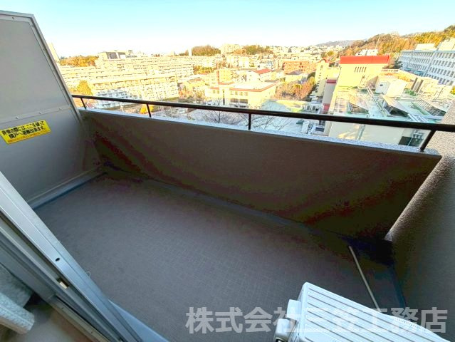 香里ヶ丘セントポリア弐号館のバルコニー