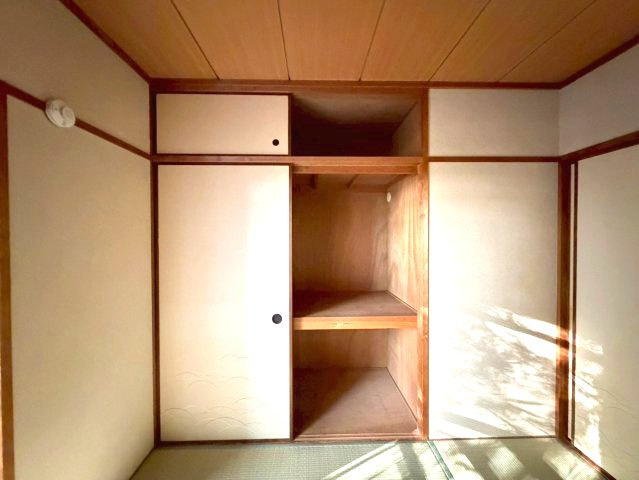 香里ヶ丘セントポリア弐号館の収納
