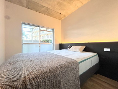 【洋室】 | サンシティ日吉 | ◆感性を育むプライベートルームはシンプルでスマートな空間。好みの空間で読書をしたり、音楽を聞いたりと一人の時間も充実したものにできます。