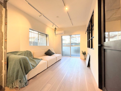 【居間・リビング】 | サンシティ日吉 | ◆リビングは一日中太陽の光が射し込みます。家族が集まる空間は、自然と笑顔が溢れます！