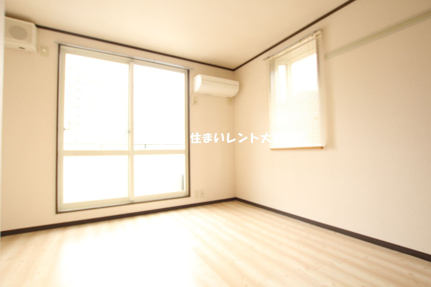 ウッディヒルズＡの居間・リビング