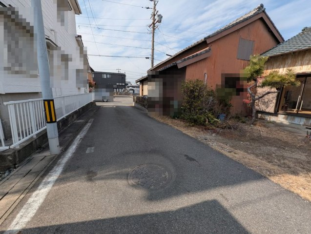 半田市東郷町３丁目土地の前面道路含む現地写真|前面道路（不認定）