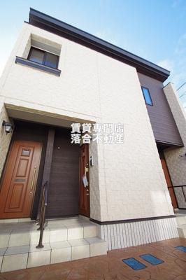 【エントランス】 | ハーモニー | 清潔なエントランス