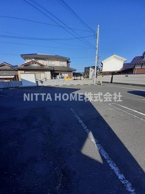 ビバーチェⅢの駐車場|敷地内に２台分の空きがあります◎