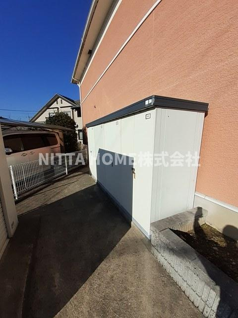 ビバーチェⅢのその他共用部分|外部物置を設置しています☆