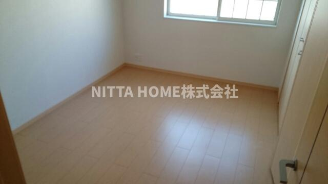 ビバーチェⅢの洋室|洋室６帖です◆