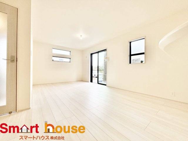 綾瀬市吉岡東新築1棟の居間・リビング