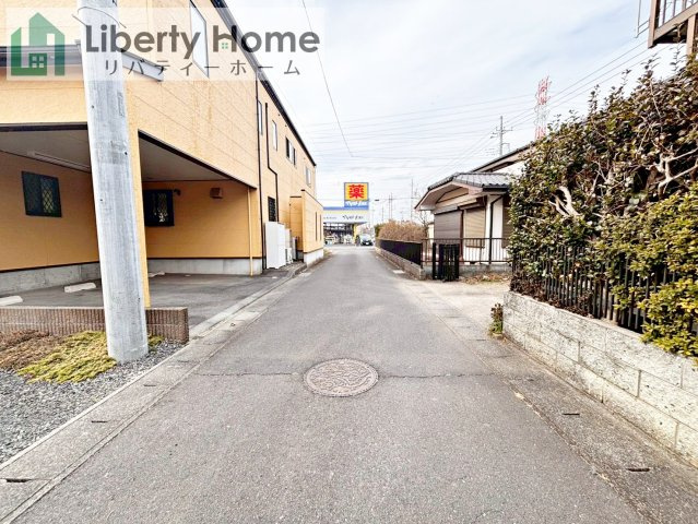 水戸市中丸町　中古戸建の前面道路含む現地写真