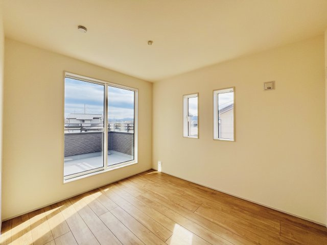 高崎市下小塙町の洋室|お子様の一人部屋デビューに最適です♪