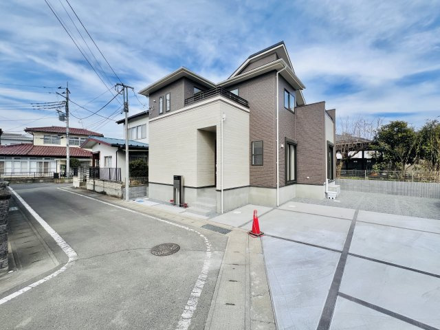 高崎市下小塙町の前面道路含む現地写真|駐車スペース３台以上可◎