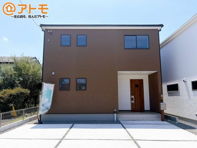 【外観】 | 富士宮市宮原　新築戸建て　2号棟 | どっしりとして落ち着いた雰囲気の外観です☆
