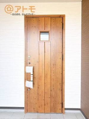 【玄関】 | 富士宮市宮原　新築戸建て　2号棟 | ダブルロックドアの玄関で防犯もばっちり☆