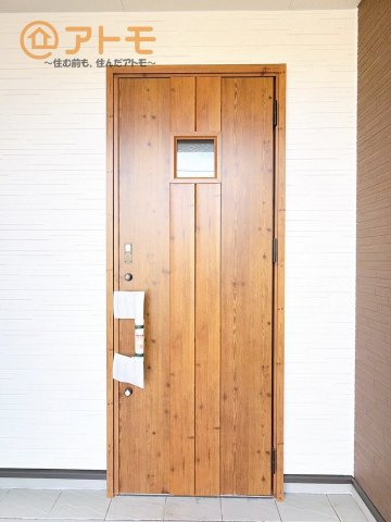 【玄関】 | 富士宮市宮原　新築戸建て　2号棟 | ダブルロックドアの玄関で防犯もばっちり☆