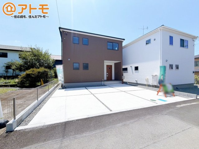 【駐車場】 | 富士宮市宮原　新築戸建て　2号棟 | 2台並列駐車可能！ゆったりスペースで、駐車も楽ちん♪