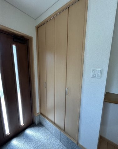 中古戸建　岩出市岡田の玄関