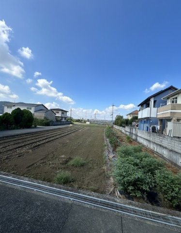 中古戸建　岩出市岡田の前面道路含む現地写真