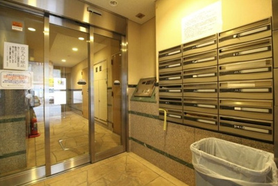 【エントランス】 | プレール・ドゥーク新宿曙橋