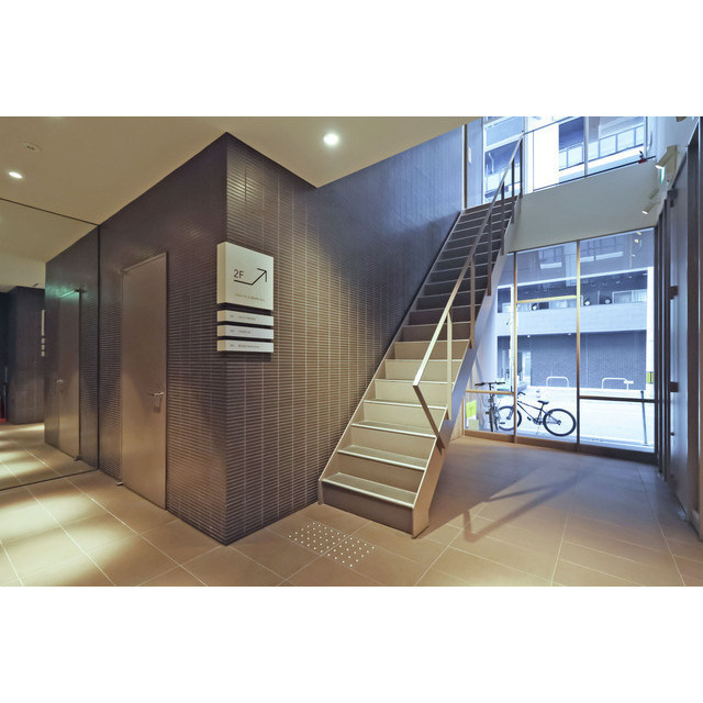 是空NAMBA NISHIの居間・リビング