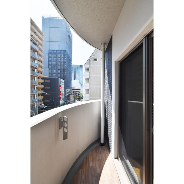SERENiTE堺筋本町SUDのバルコニー
