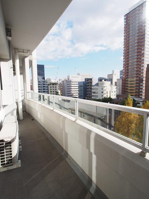 大阪ひびきの街ザ・サンクタスタワーのバルコニー