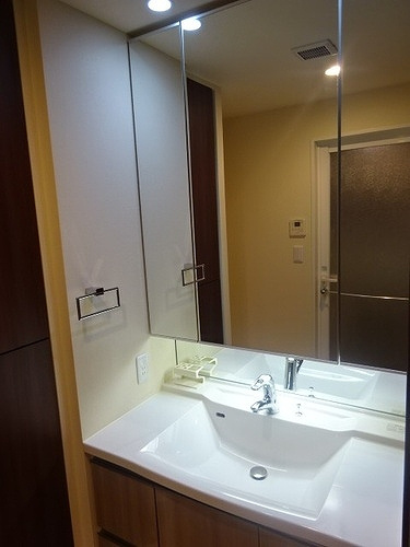 大阪ひびきの街　ザ・サンクタスタワーの洗面所|洗面化粧台　※前回募集時／２０２５年５月の写真