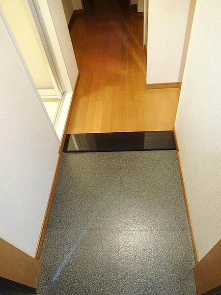 プレサンス心斎橋ＥＡＳＴの玄関