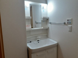 【洗面所】 | アルカンシェル | ゆったりとスペースのある洗面所