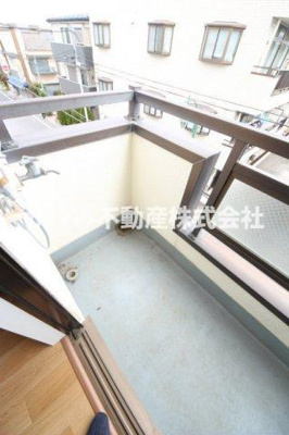 【設備】 | YSコーポ’92 | 他号室参考写真室外洗濯機置き場