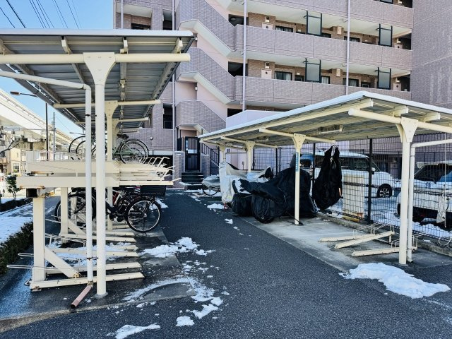 キャッスルマンション多摩センターの駐輪場|～サイクルポート付きの駐輪場～