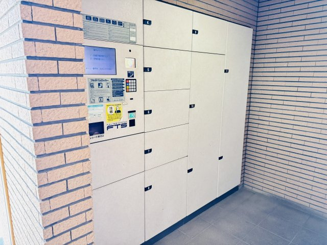 キャッスルマンション多摩センターの設備|～不在時の荷物受け取りに大変便利な宅配BOX～