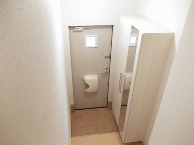 カレントガーデンＢの玄関