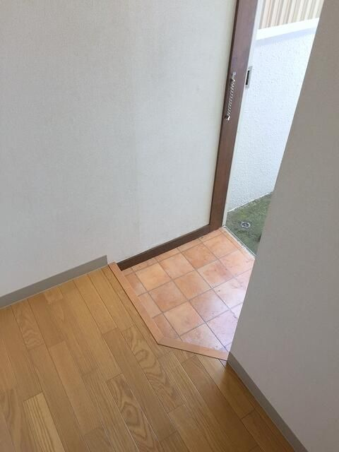 フラットアマリの玄関