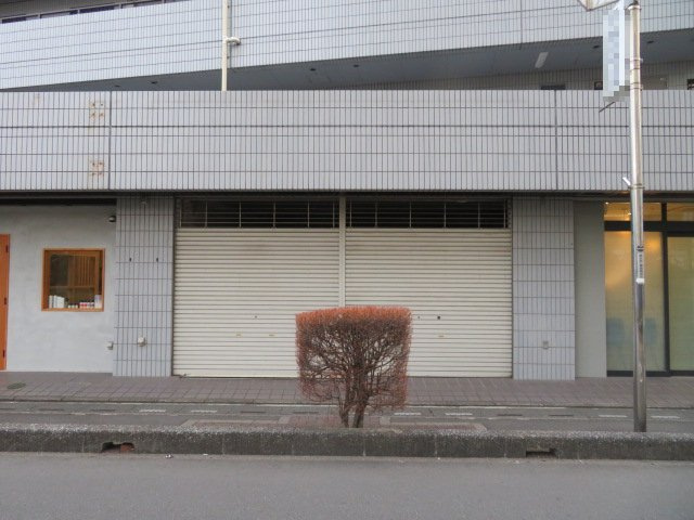 越谷市赤山町１丁目の店舗事務所