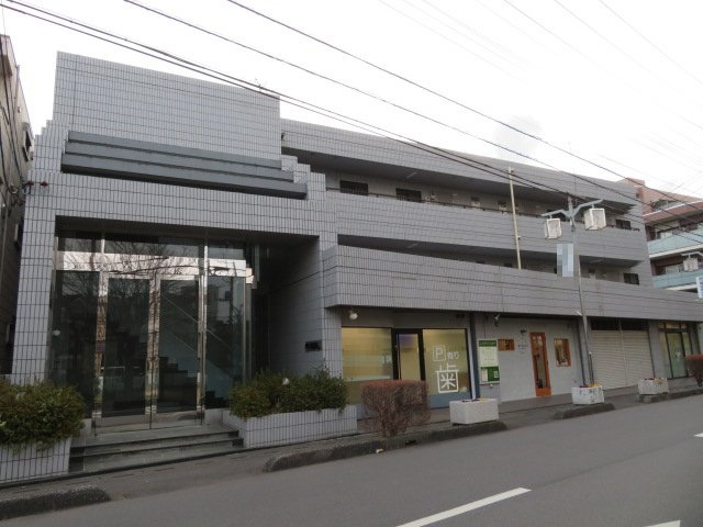 越谷市赤山町１丁目の店舗事務所
