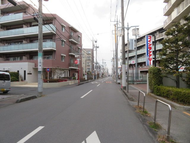 越谷市赤山町１丁目の店舗事務所