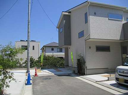 佐伯区千同１丁目の前面道路含む現地写真|全居室洋室＆収納有◎テラス付きの明るいLDK◎