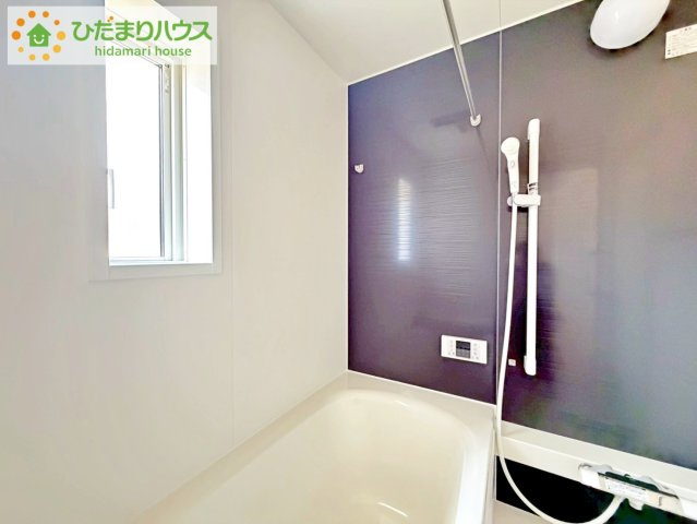 いわき市泉町下川第8　新築戸建　の浴室|"何歳まで一緒に入ってくれるだろうか・・・。
広いお風呂は、お子様と一緒に入るバスタイムがより楽しくなります。"