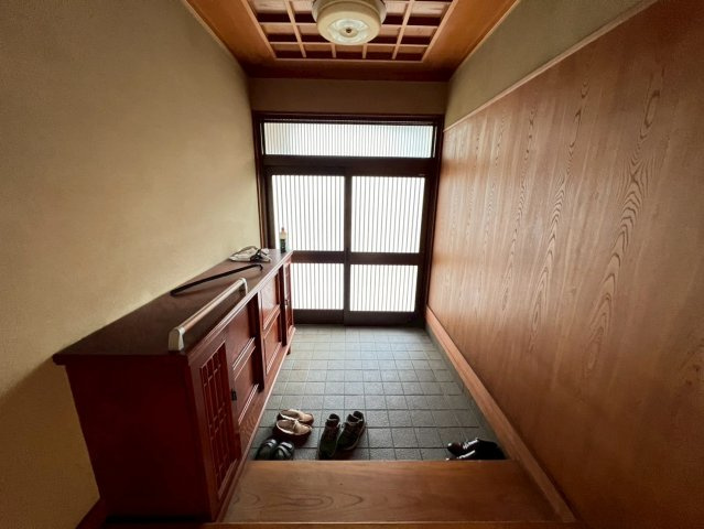 和歌山市西小二里2丁目・中古戸建・54754の玄関