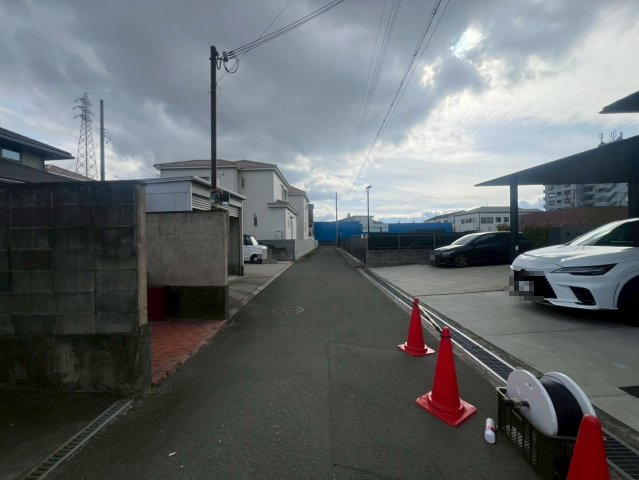 和歌山市西小二里2丁目・中古戸建・54754の前面道路含む現地写真