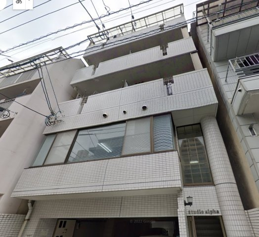 アルファービルの外観