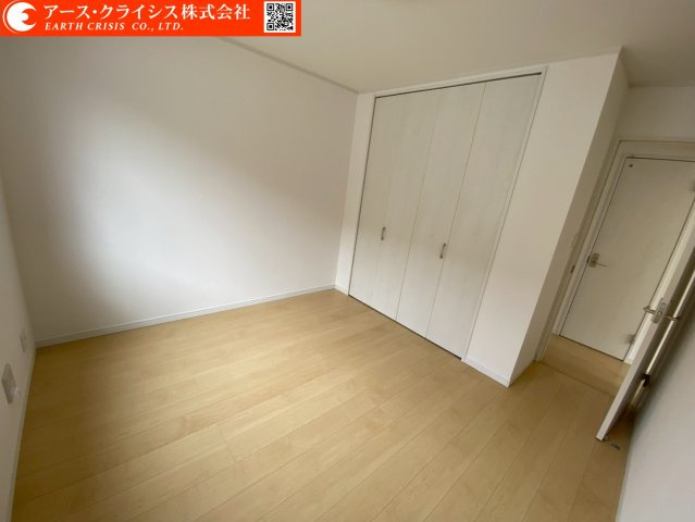 【洋室】 | 野田市上花輪新町 | 独立性の高い洋室は、寝室や子ども部屋、書斎など用途自在。静かな時間を過ごせる落ち着いた空間です。
